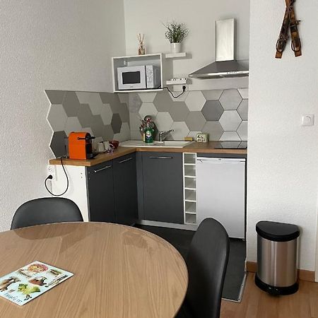Studio Isard, Wifi Et Parking Gratuit, Navette Gratuite Au Pied De La Residence, Possibilite Forfait Menage Et Location Linge De Lit Et Toilette, A 10 Minutes A Pied Du Centre Ville Font-Romeu-Odeillo-Via Bagian luar foto
